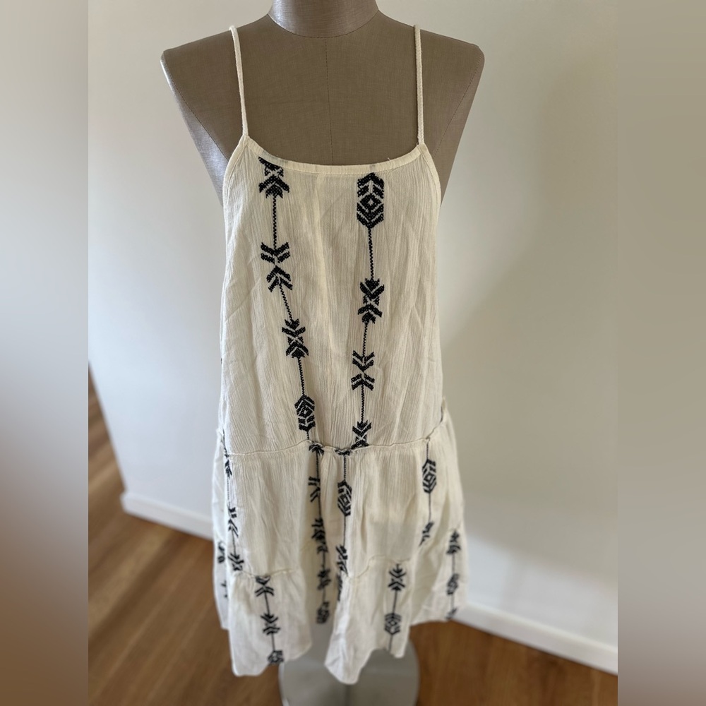 Made in India White and black side-tie dress